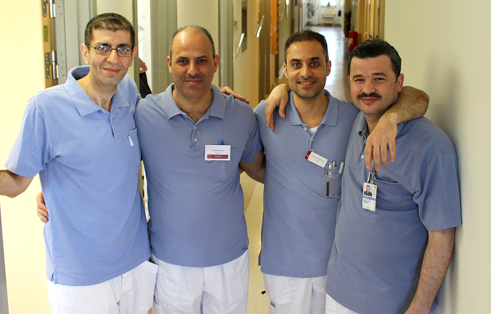 Fr.v: Mohamad Khaled, ortopedkirurg och anestesiläkare, Riyadh Al Sayyad, urolog, Hassan Kahwaji, allmänkirurg, och Mahmod Alajhar, allmänkirurg. De har alla även arbetat som familjeläkare i Syrien. Bild från maj 2015.