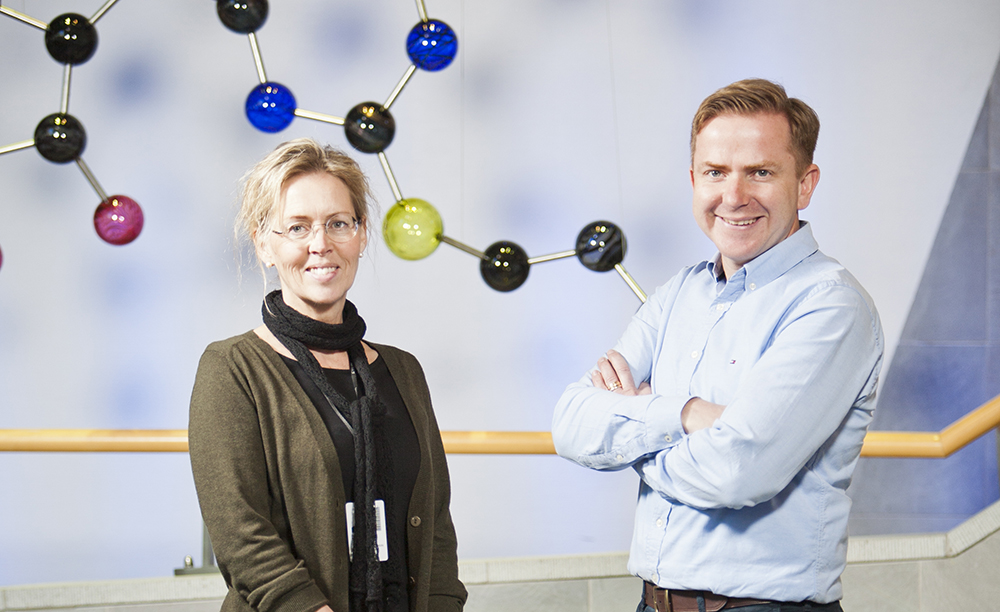 Maria Leonsson-Zachrisson och Per Ladenvall är forskningsläkare på AstraZeneca i Mölndal, ett av företagets tre strategiska FoU-centra i världen.  Foto: Patrik Bergenstav