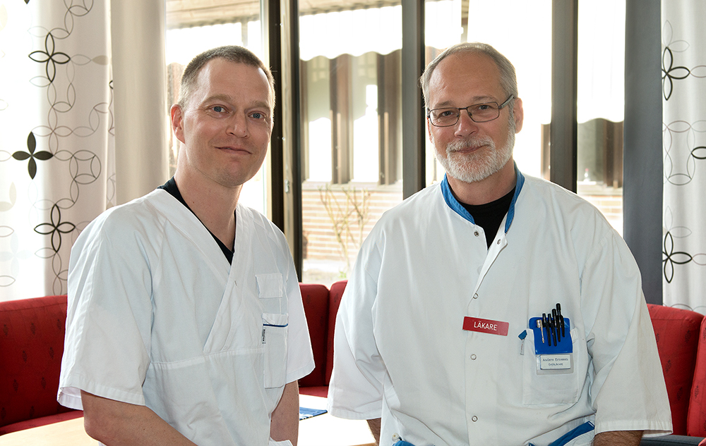 Johan Samuelsson, allmänmedicinare och Anders Ericsson, geriatriker på vårdcentralen i Oxelösund. Foto: Marie Linderholm