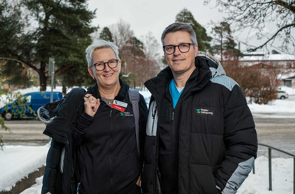 Ingela Högerås, överläkare och Lars Edeborg, sjuksköterska i mobila sjukvårdsteamet i Hudiksvall. Foto: Philippe Rendu